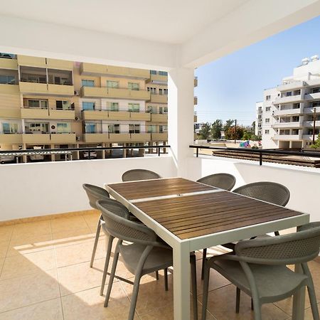 Olivia Mackenzie 2 Bedroom Flat With Pool Larnaca Exterior foto