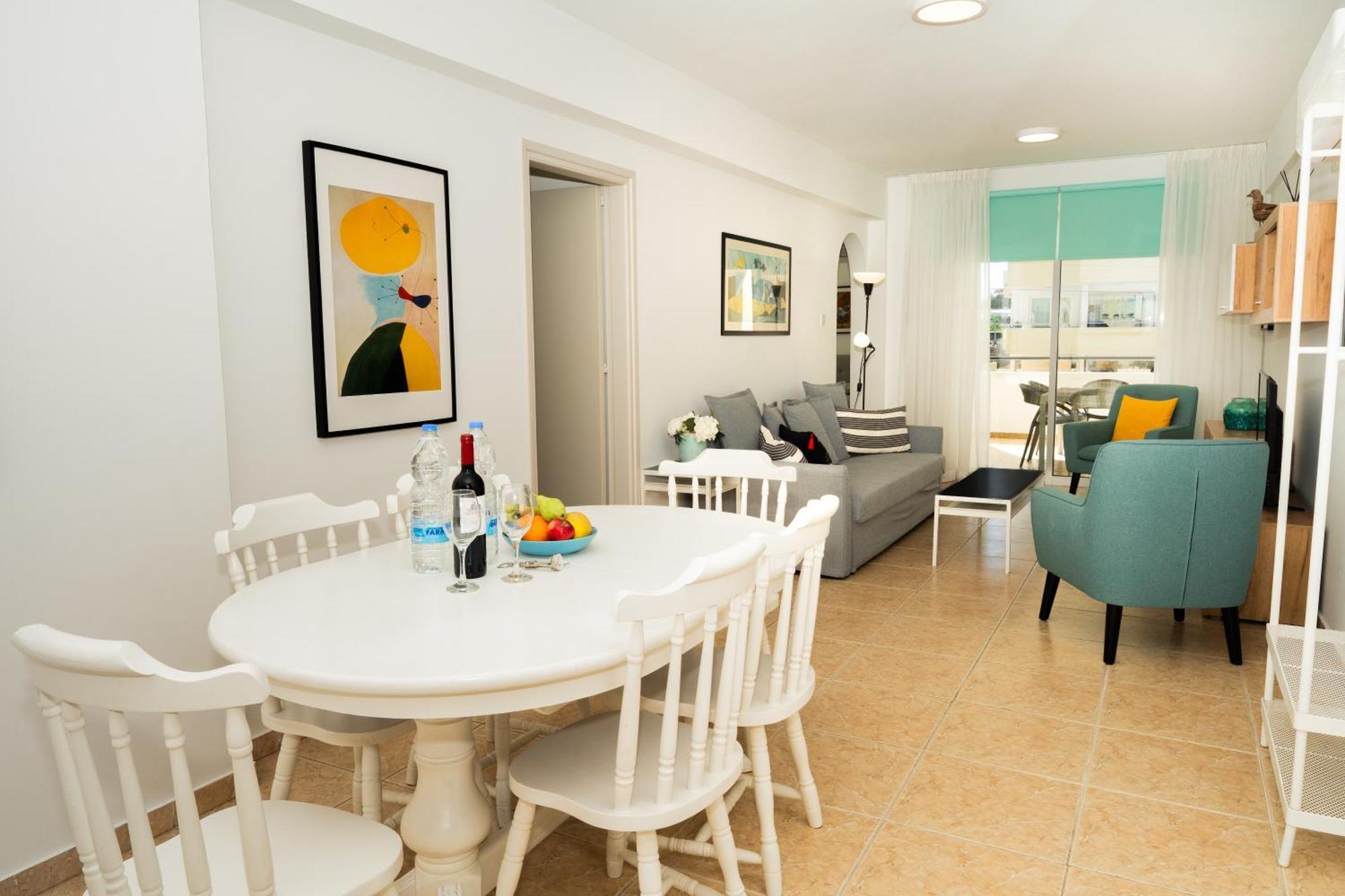Olivia Mackenzie 2 Bedroom Flat With Pool Larnaca Exterior foto